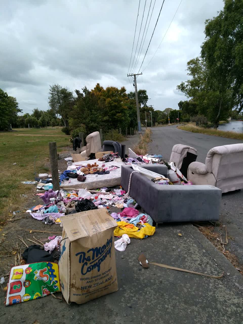 The photograph attached to this rubbish/recycling report
