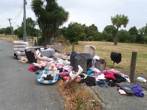 Rubbish/Recycling, a report photo