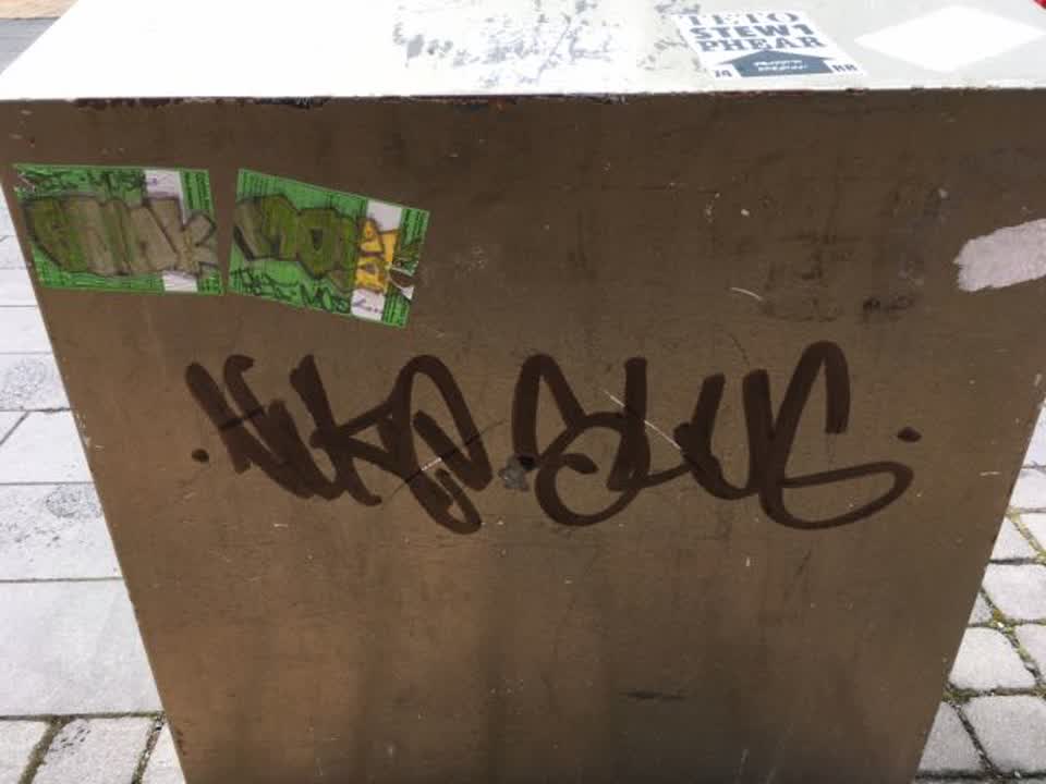The photograph attached to this graffiti report