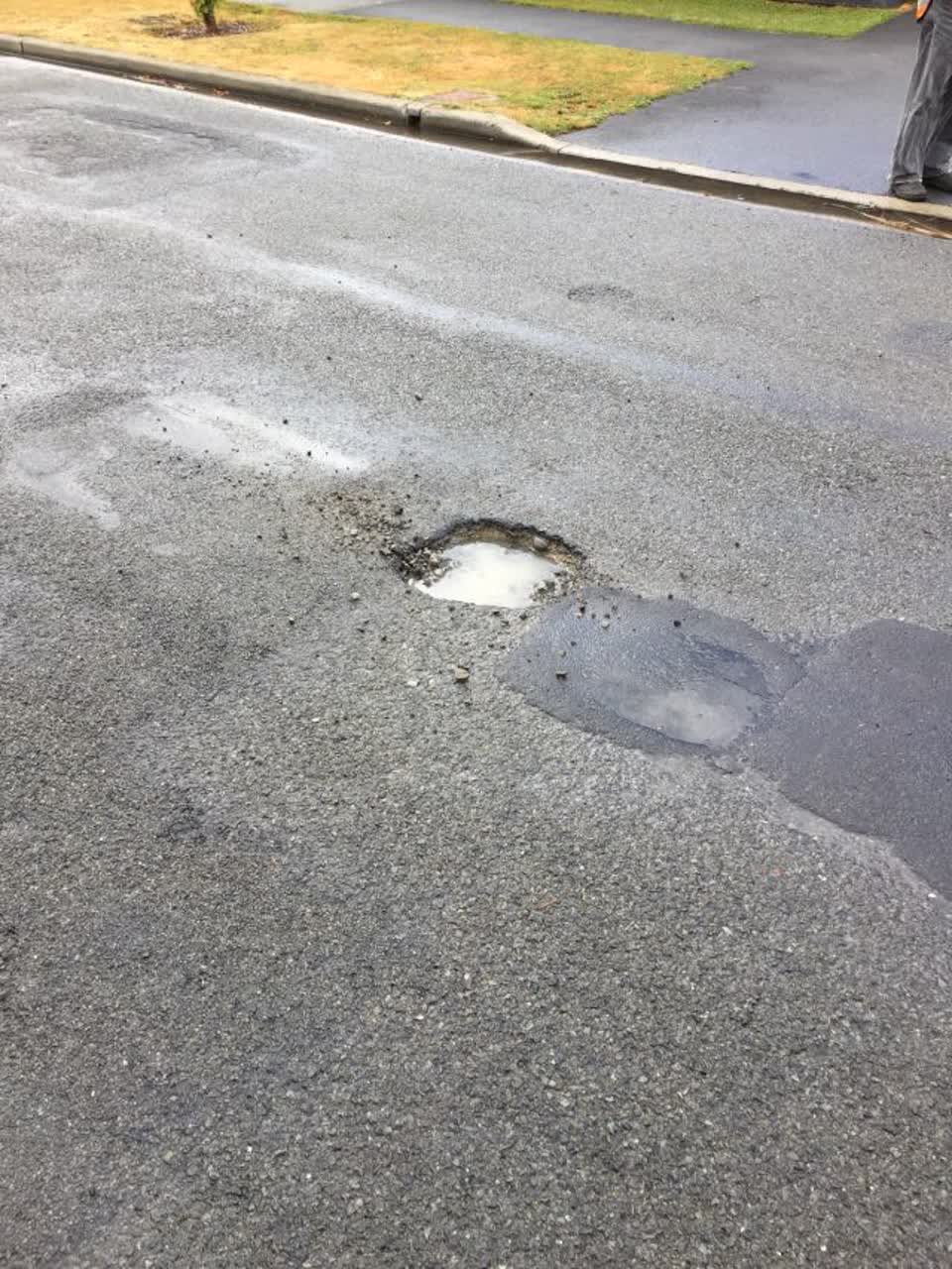 The photograph attached to this roading/streets report