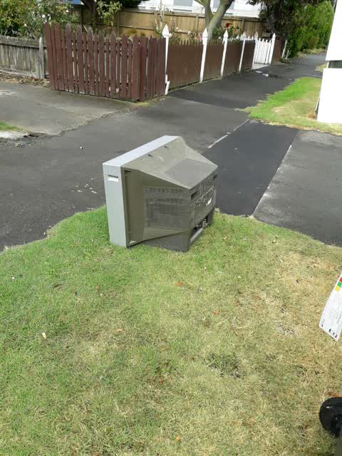 Rubbish/Recycling, a report photo