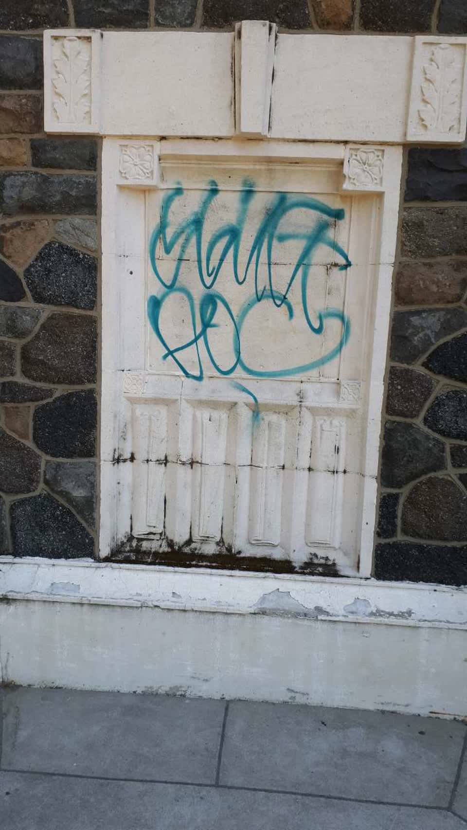 The photograph attached to this graffiti report