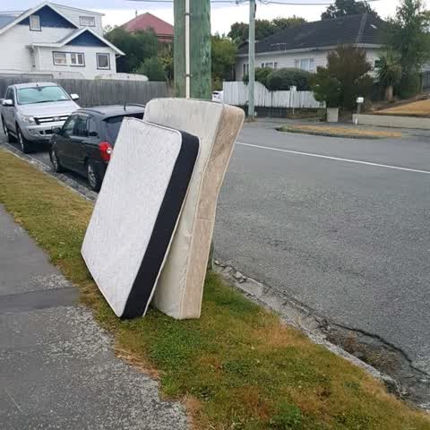 Rubbish/Recycling, a report photo