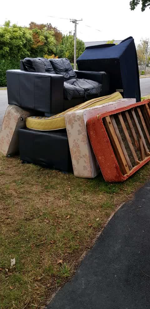 Rubbish/Recycling, a report photo
