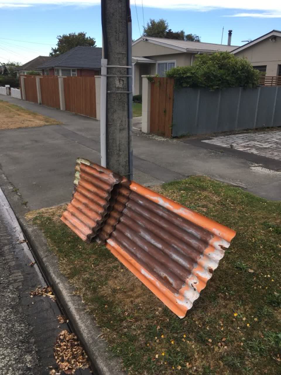 The photograph attached to this rubbish/recycling report