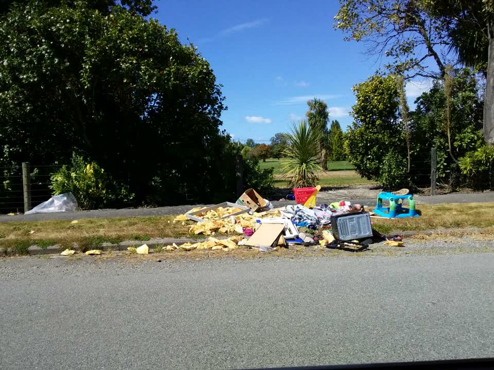 The photograph attached to this rubbish/recycling report