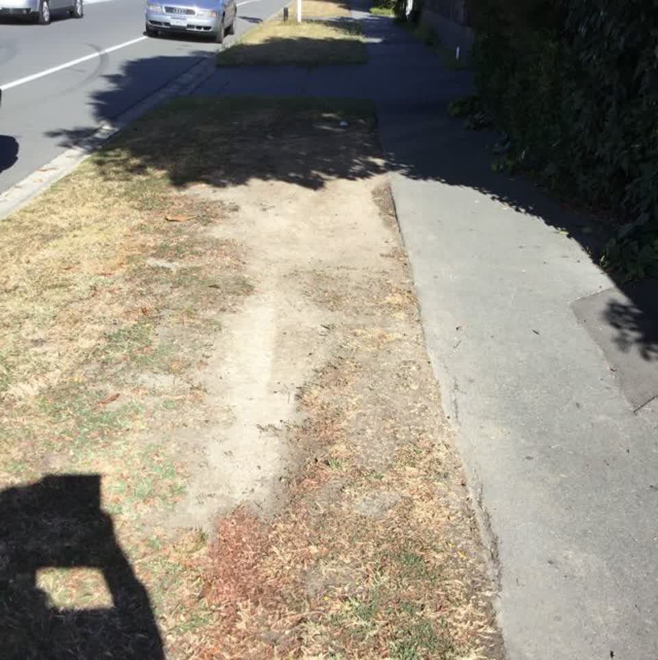 The photograph attached to this roading/streets report