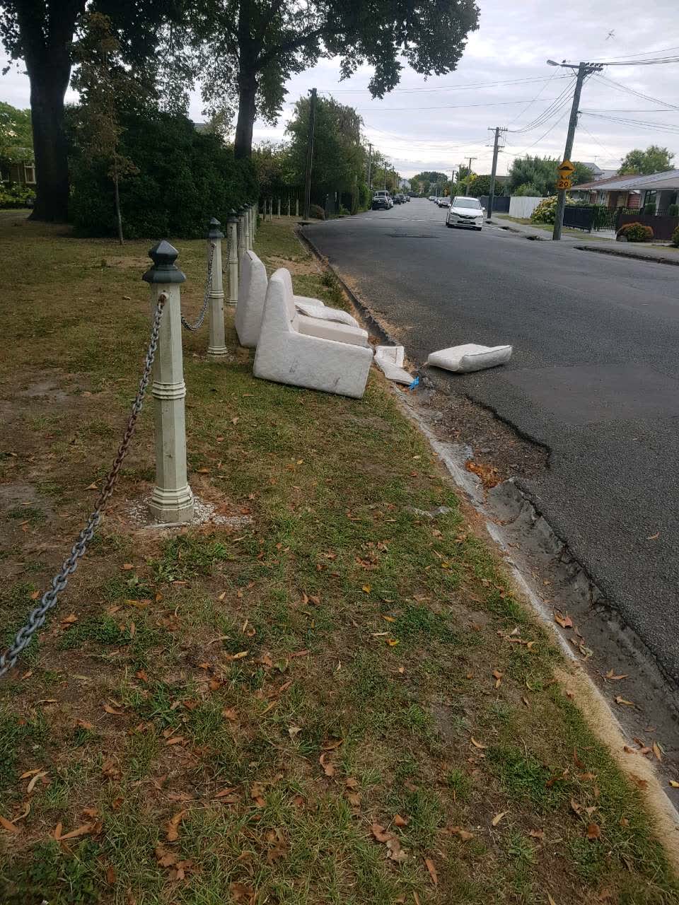 The photograph attached to this rubbish/recycling report