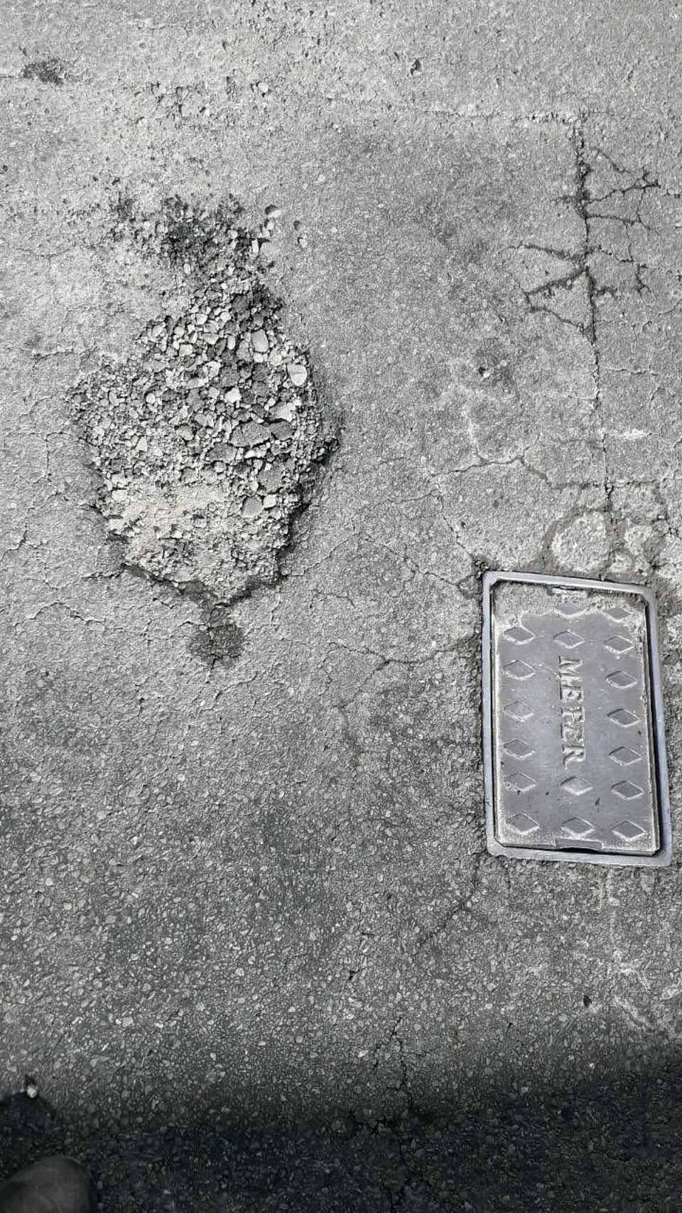 The photograph attached to this roading/streets report