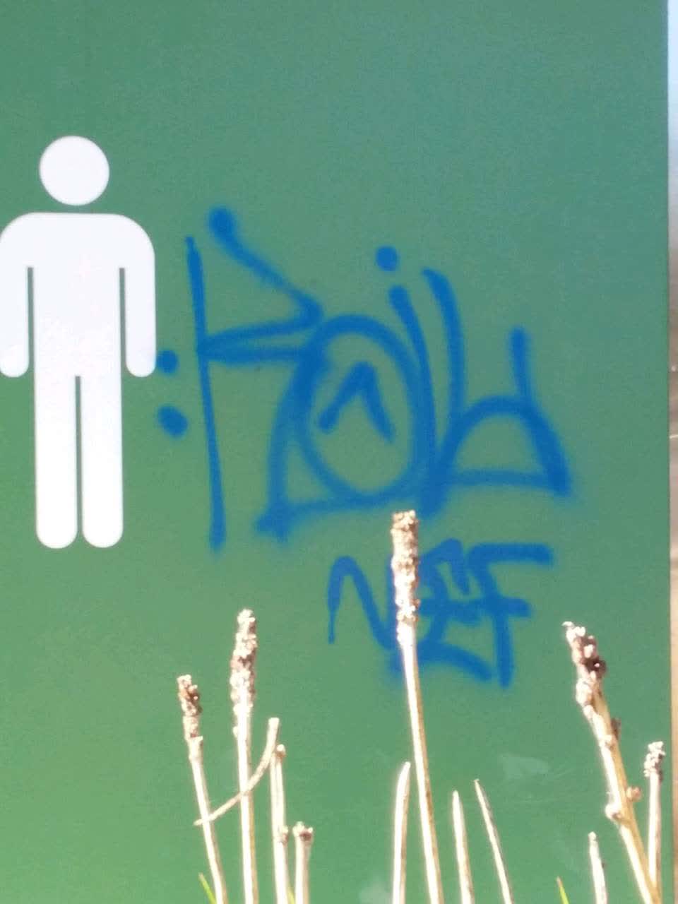 The photograph attached to this graffiti report