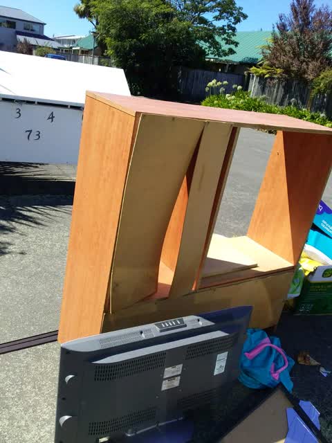 Rubbish/Recycling, a report photo