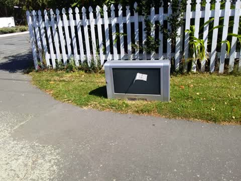 Rubbish/Recycling, a report photo