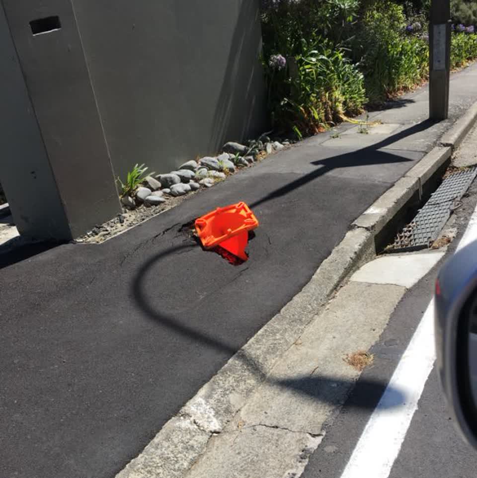 The photograph attached to this roading/streets report