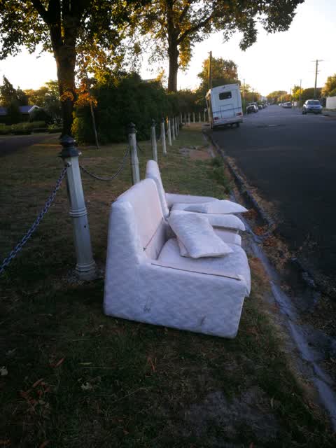Rubbish/Recycling, a report photo