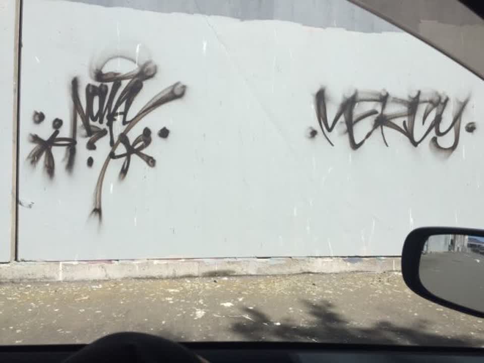 The photograph attached to this graffiti report
