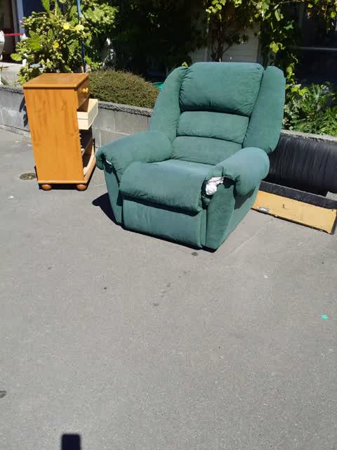Rubbish/Recycling, a report photo