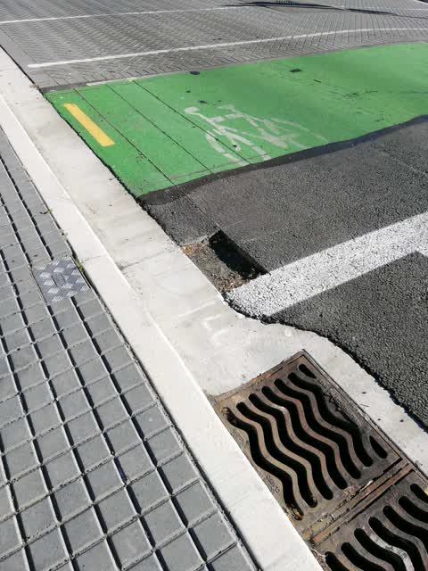 Roading/Streets, a report photo