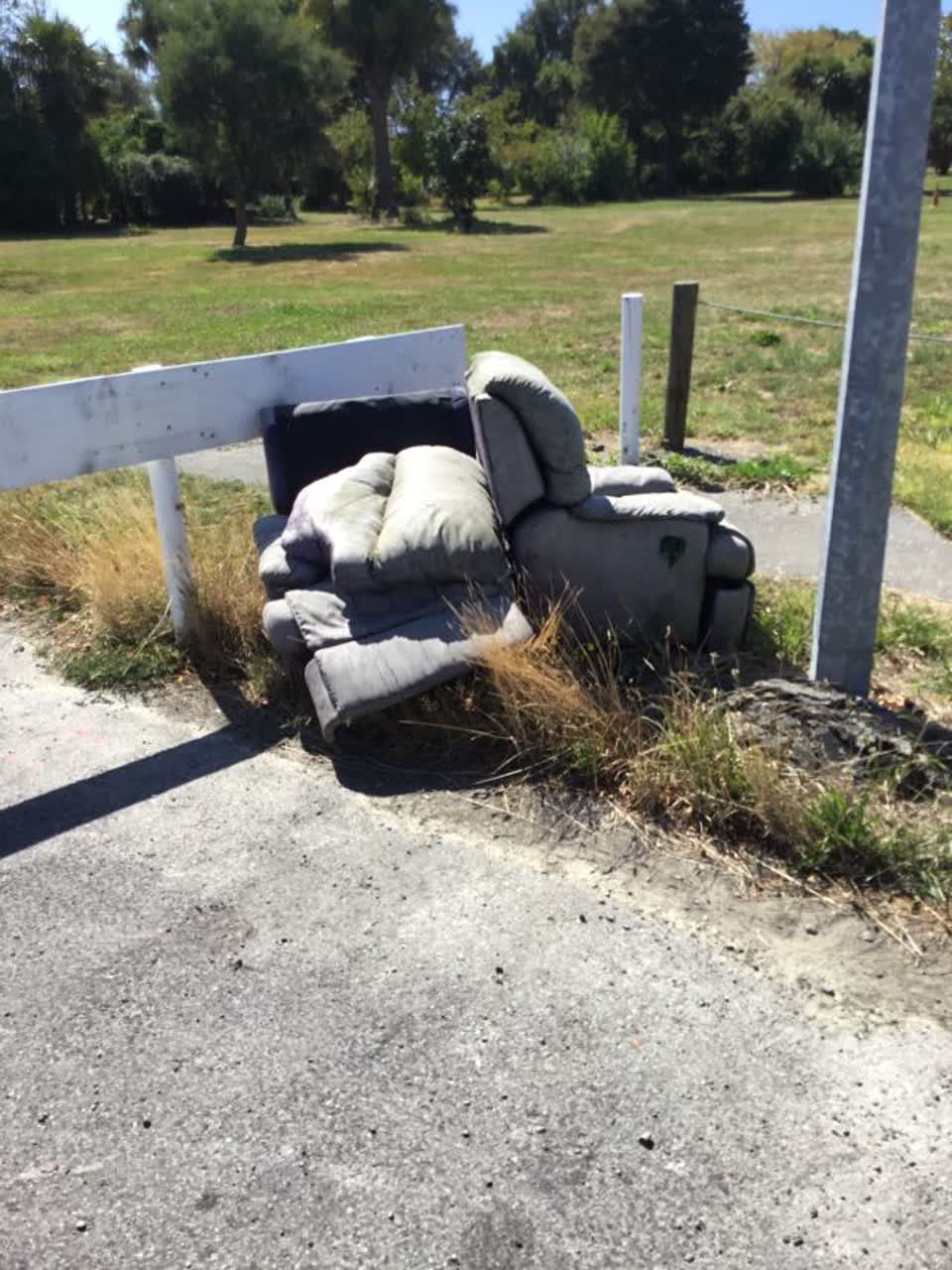 The photograph attached to this rubbish/recycling report
