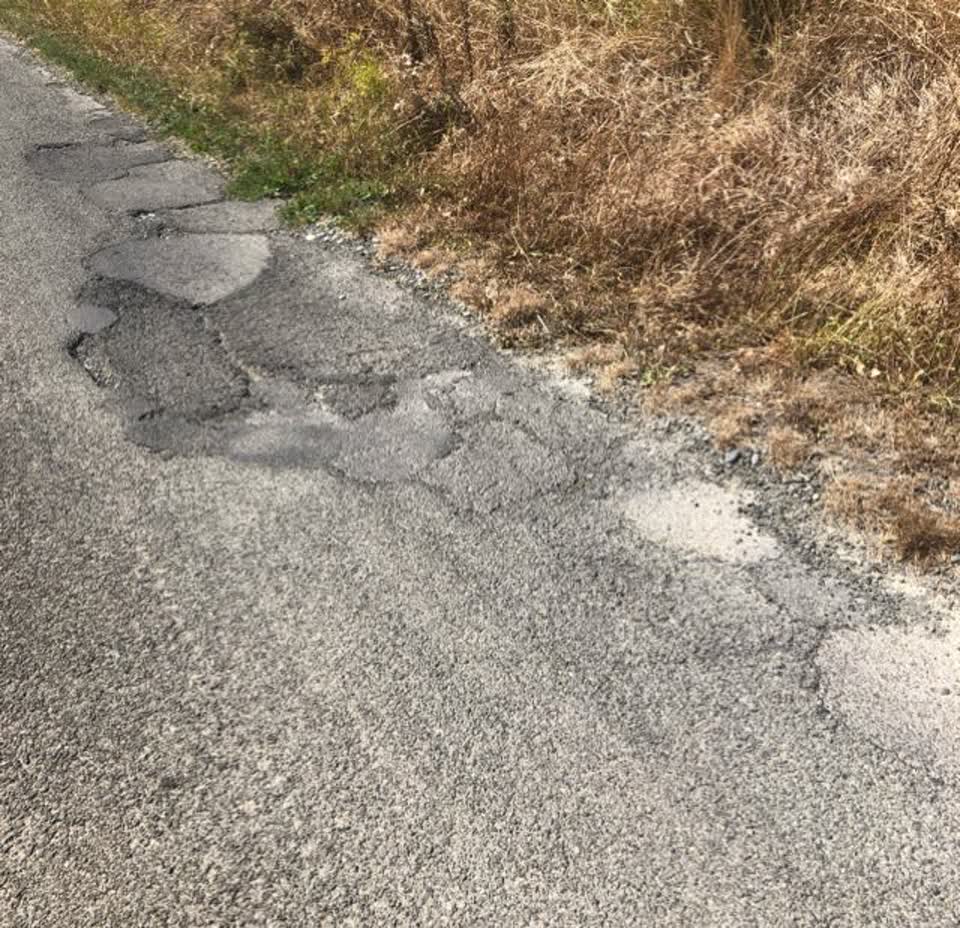 The photograph attached to this roading/streets report