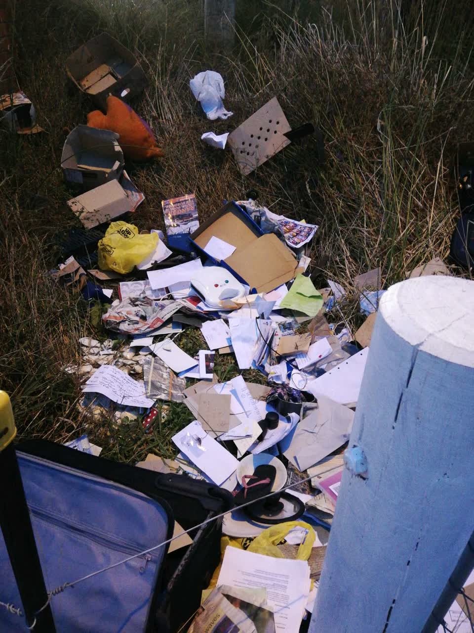 The photograph attached to this rubbish/recycling report