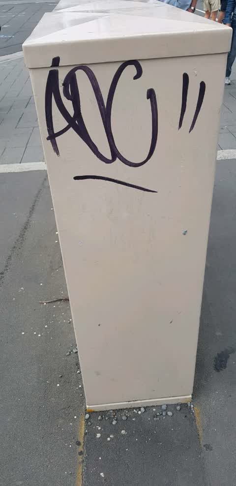 Graffiti, a report photo