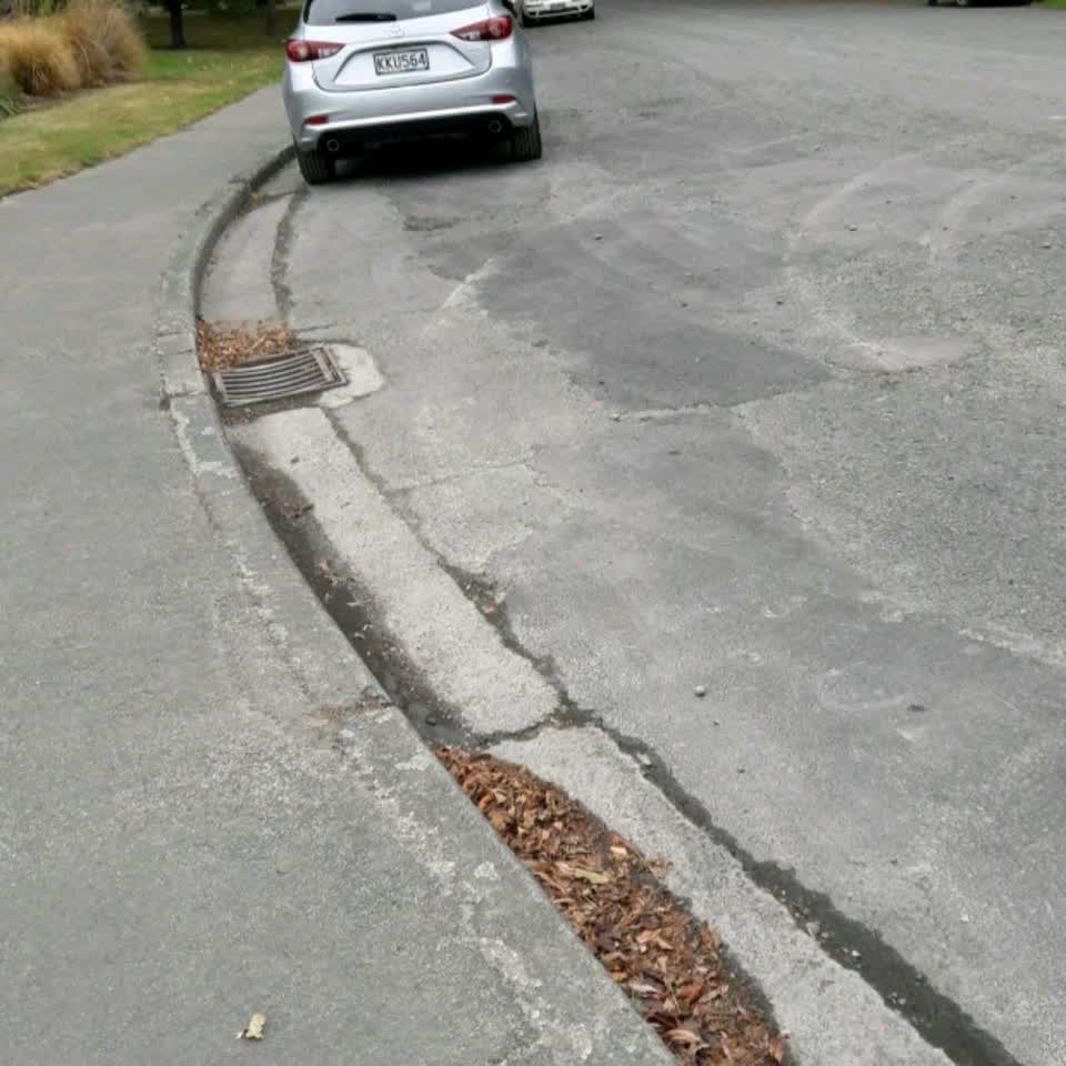 The photograph attached to this roading/streets report