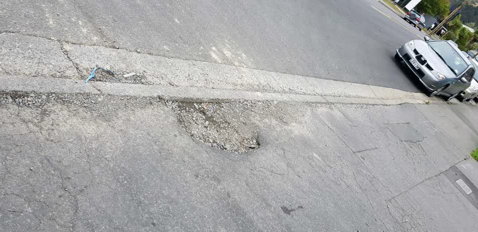 The photograph attached to this roading/streets report