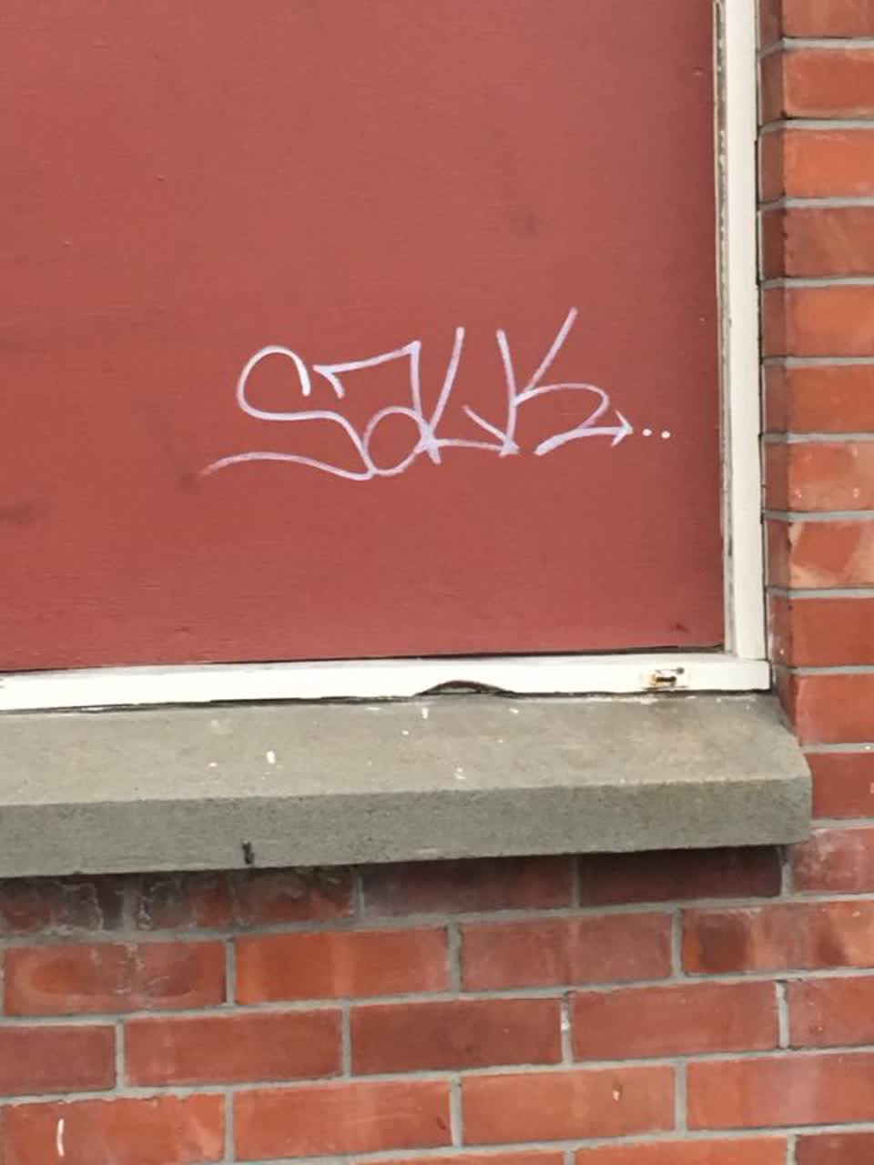 The photograph attached to this graffiti report