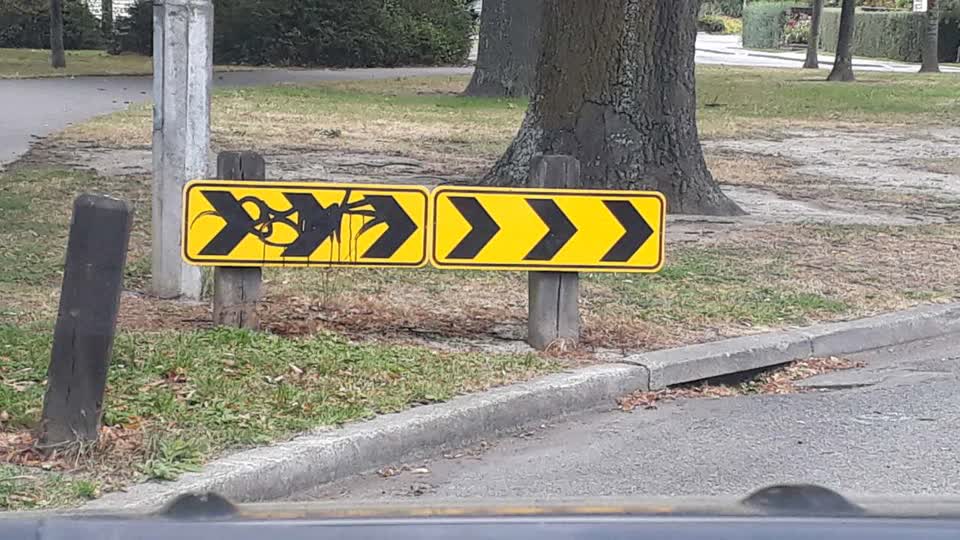 The photograph attached to this graffiti report