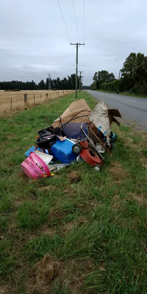Rubbish/Recycling, a report photo