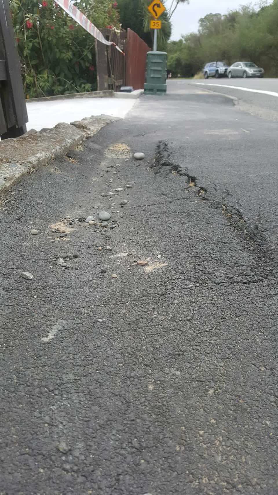 The photograph attached to this roading/streets report
