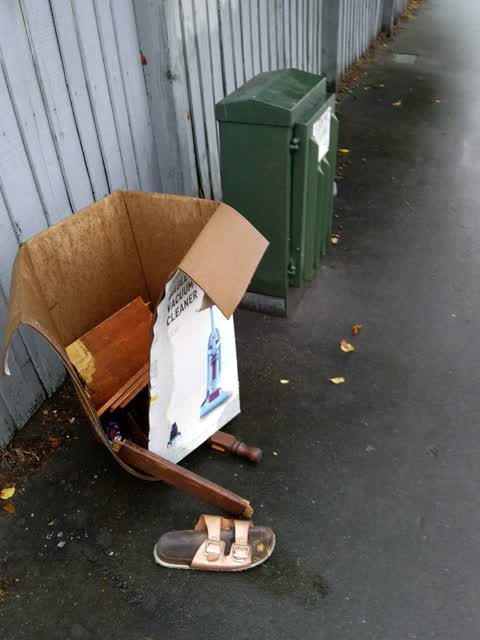 Rubbish/Recycling, a report photo