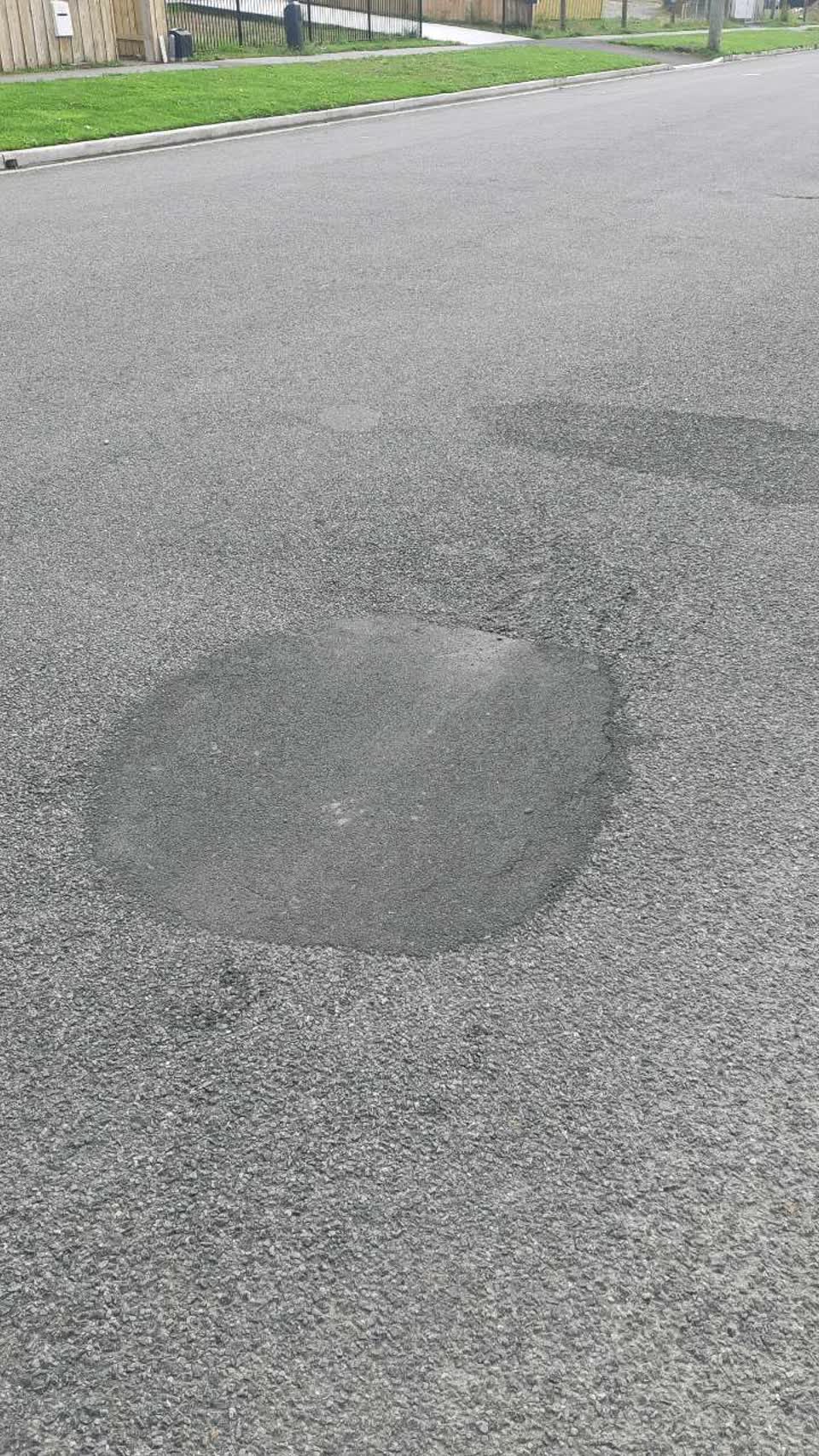 The photograph attached to this roading/streets report