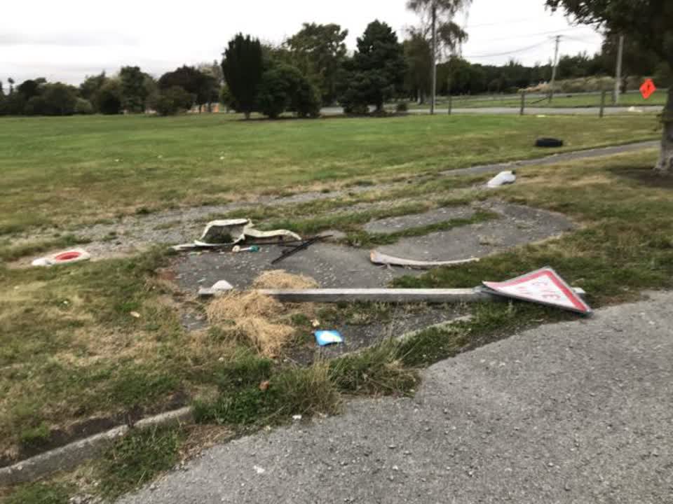 The photograph attached to this rubbish/recycling report