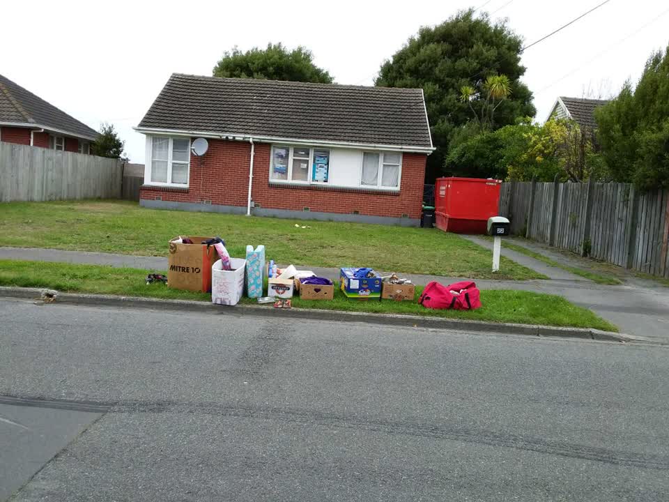 The photograph attached to this rubbish/recycling report
