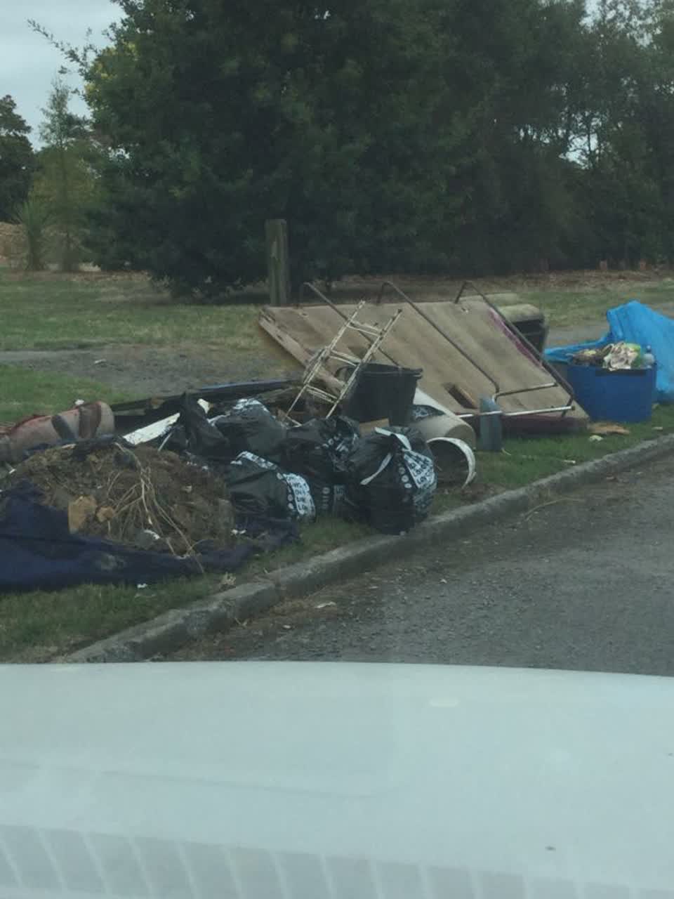 The photograph attached to this rubbish/recycling report
