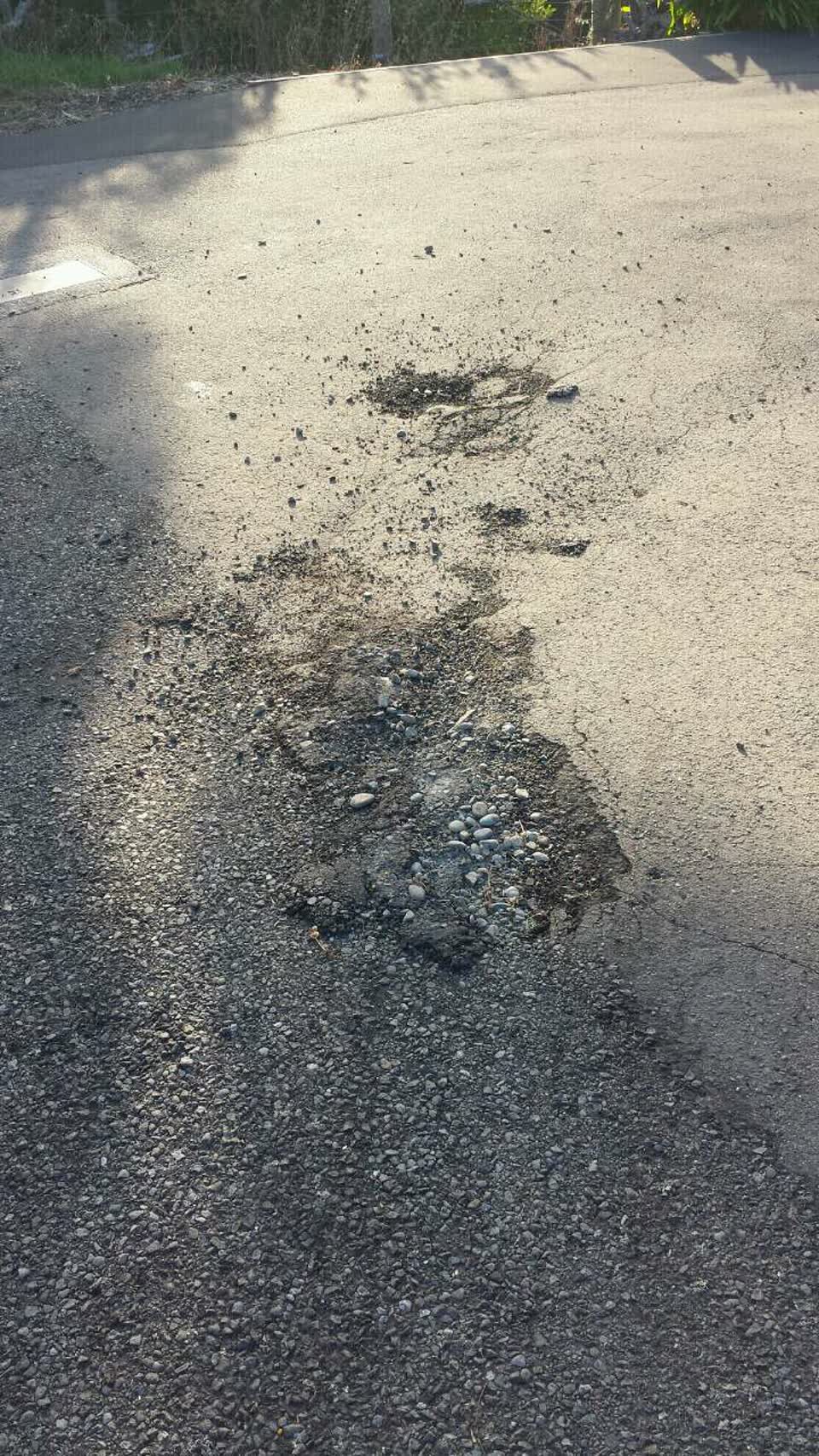The photograph attached to this roading/streets report