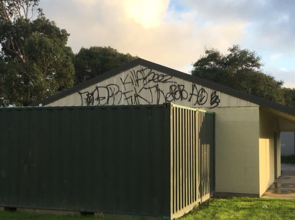 The photograph attached to this graffiti report