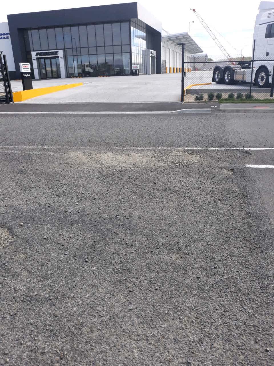 The photograph attached to this roading/streets report