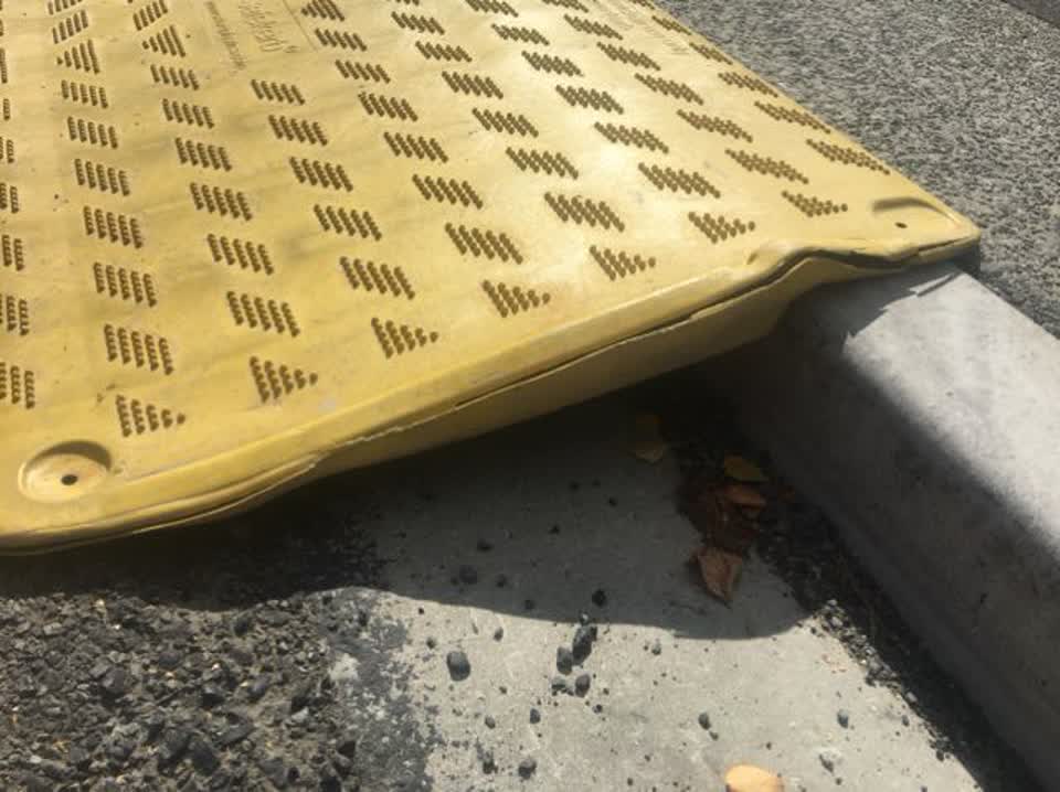 The photograph attached to this roading/streets report