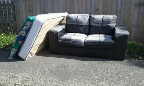 Rubbish/Recycling, a report photo
