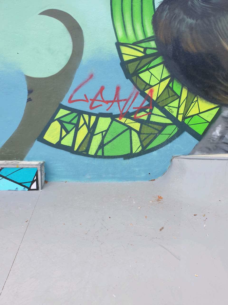 The photograph attached to this graffiti report