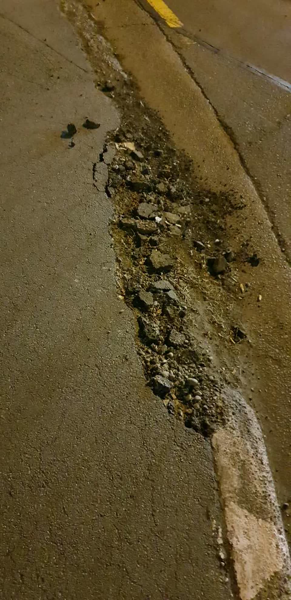 The photograph attached to this roading/streets report