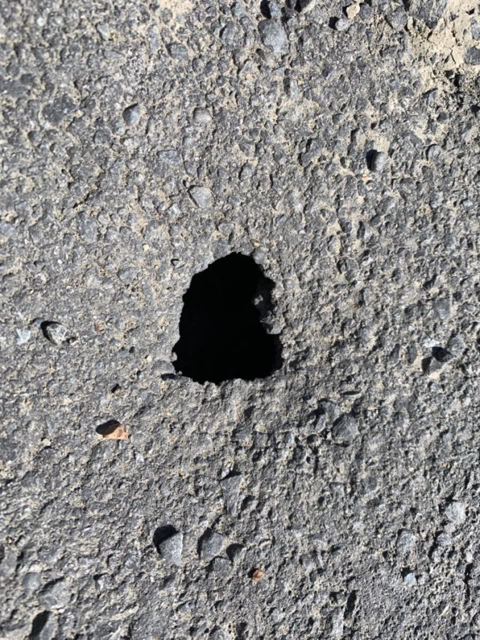 The photograph attached to this roading/streets report