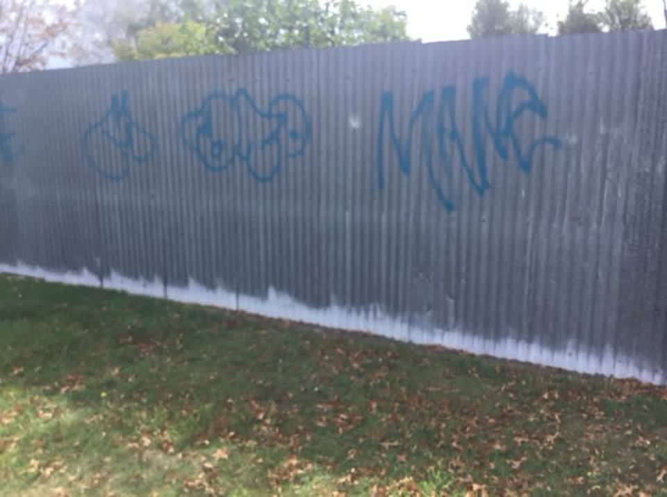 The photograph attached to this graffiti report