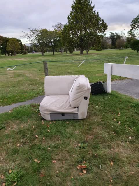 Rubbish/Recycling, a report photo