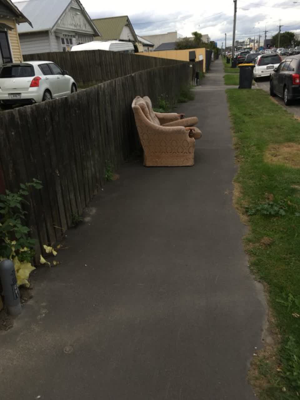 The photograph attached to this rubbish/recycling report
