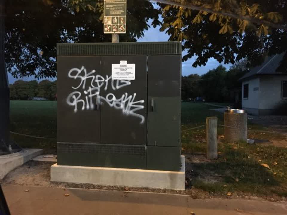 The photograph attached to this graffiti report