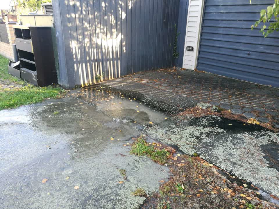 The photograph attached to this water supply report
