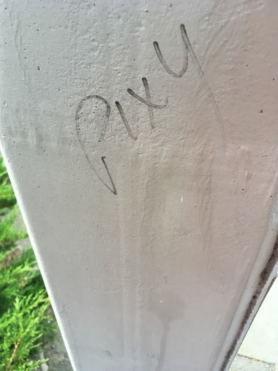 The photograph attached to this graffiti report